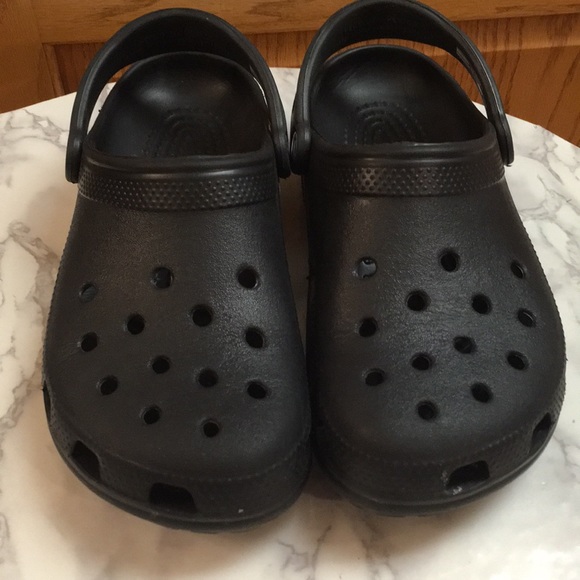 CROCS Shoes - Classic Croc shoes black Womans 9 Men’s 7